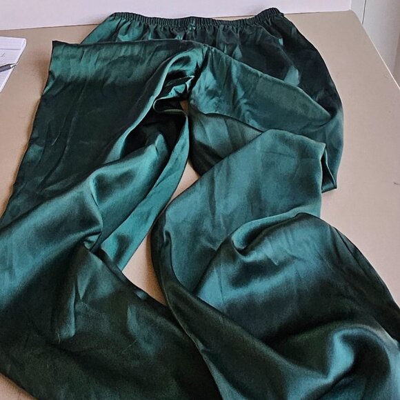 Erika Taylor Pajama Set Forest Green Large - Picture 3 of 10